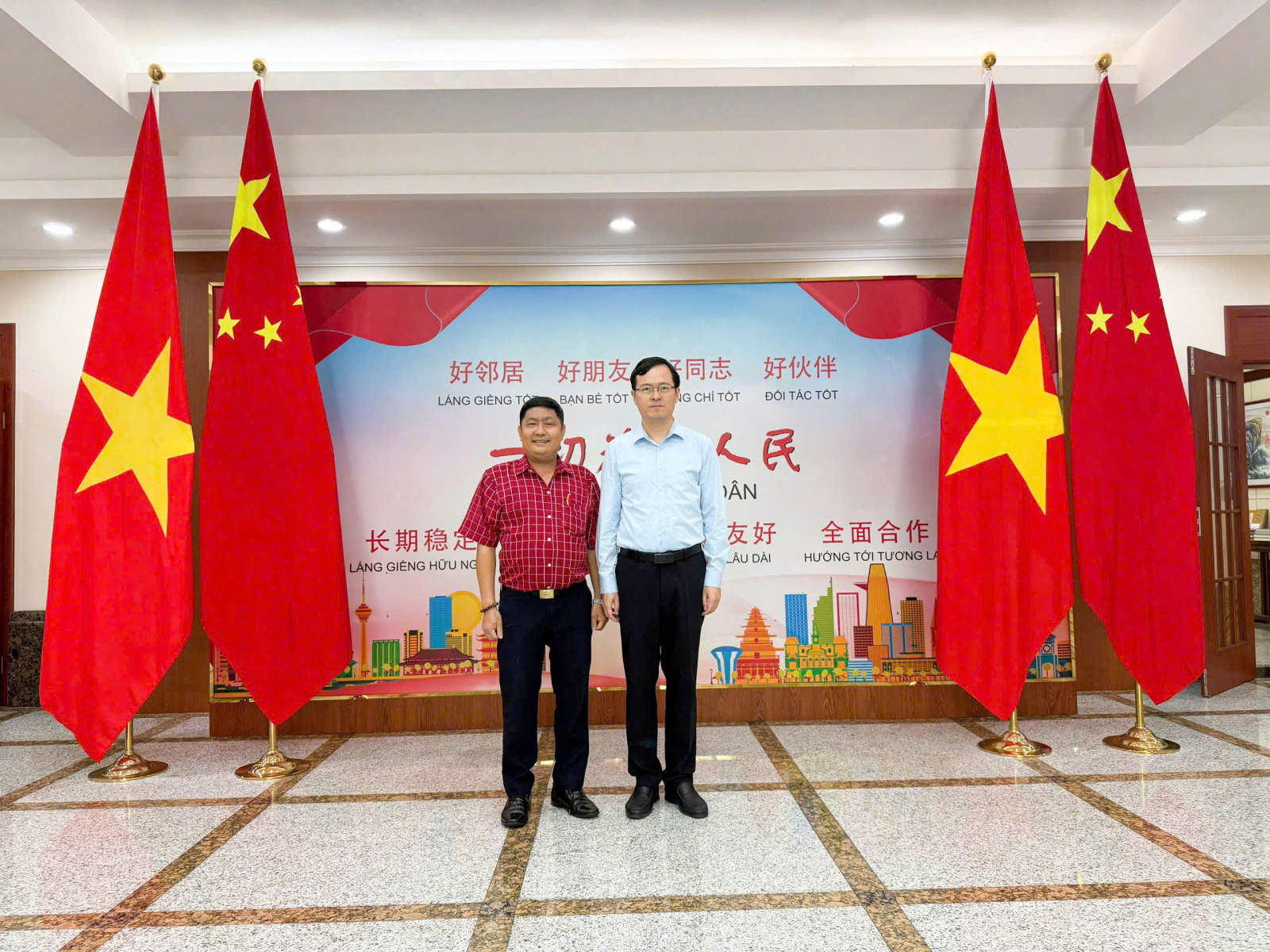 Lãnh đạo Viện Khoa Học Công Nghệ Và Nghiên Cứu Giáo Dục thăm các Tổng lãnh sự quán tại TPHCM
